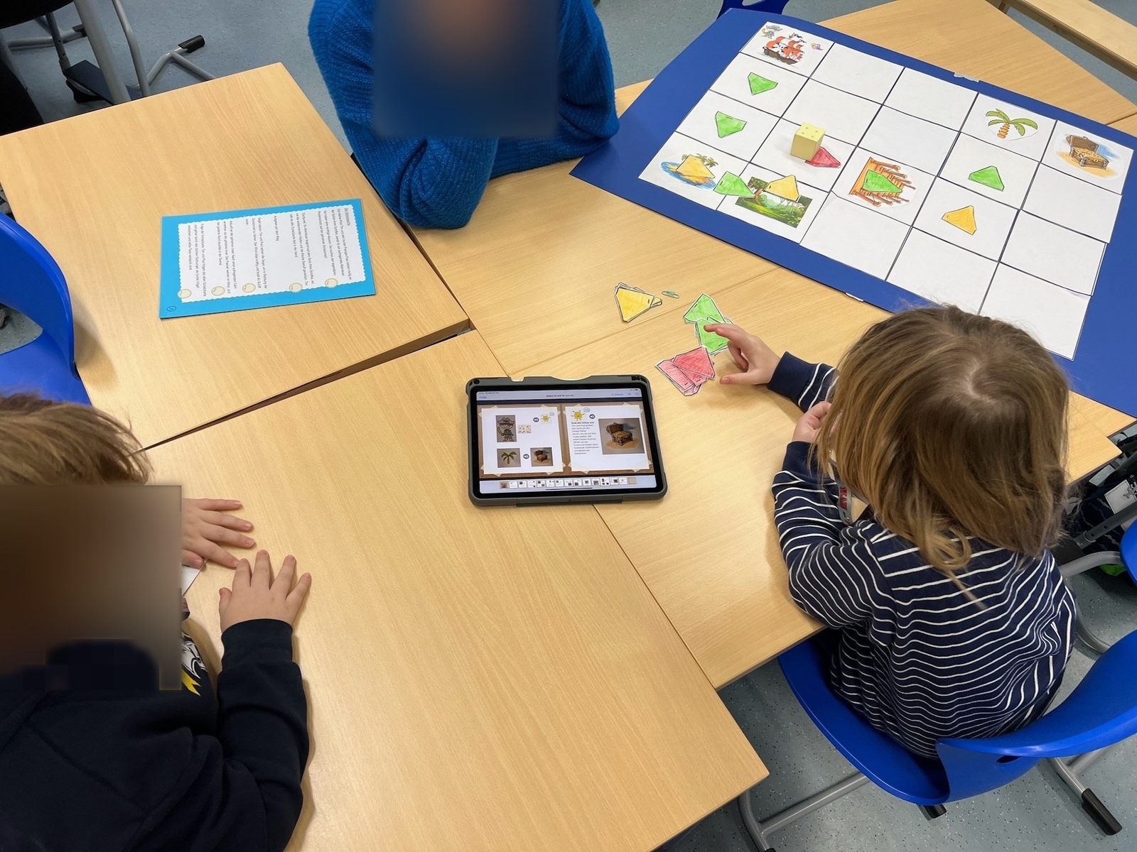Schüler:innen während der Einheit