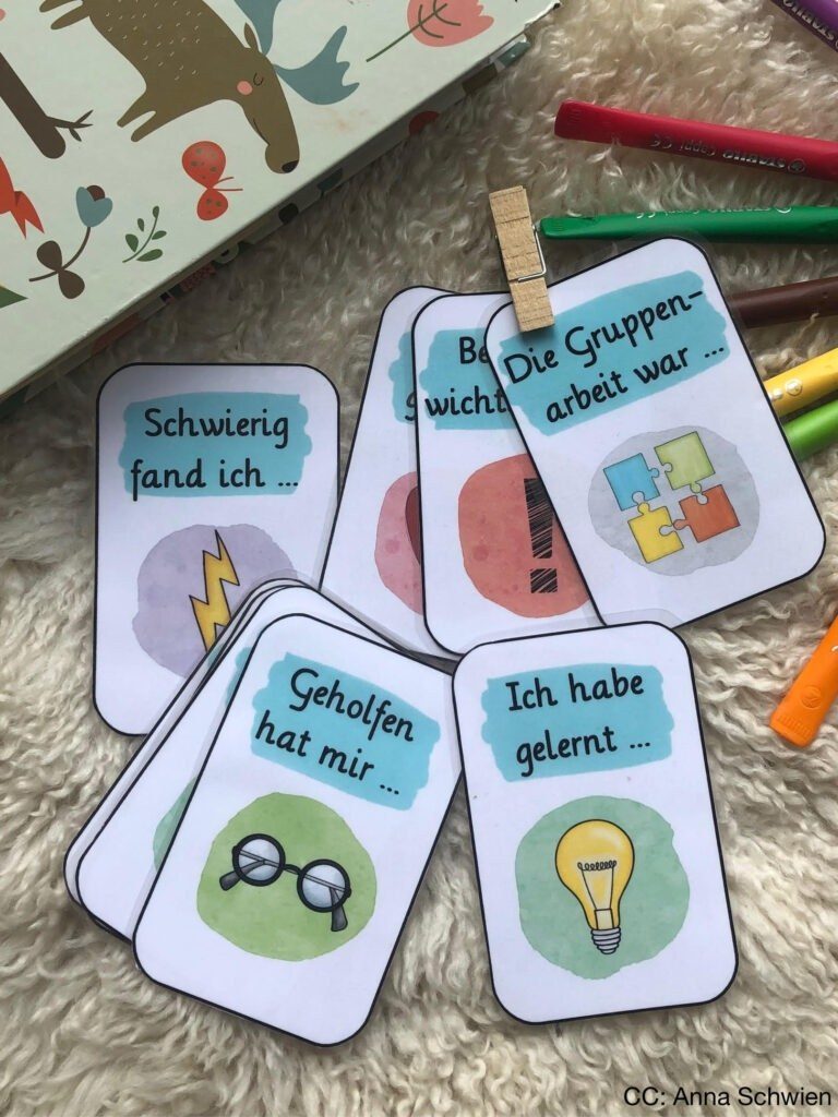 Ein Foto zeigt Reflexionskarten von eduki. Die gruppenarbeit war, ich habe gelernt, Geholfen hat mir, ...